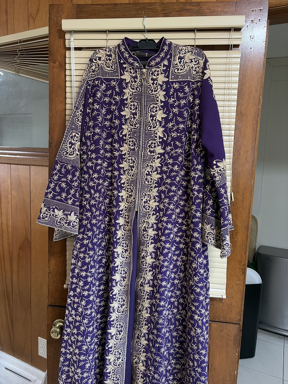 Purple Embroidered Kaftan Thobe Size Large